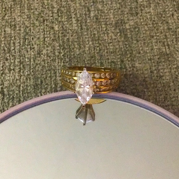 CUBIC ZIRCONIA RING - Picture 8 of 8